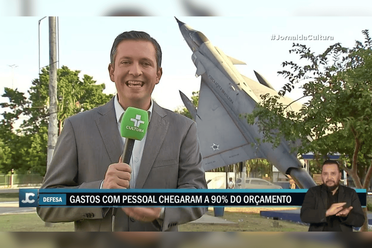 Ministério da Defesa apresenta primeiro caça supersônico produzido no Brasil